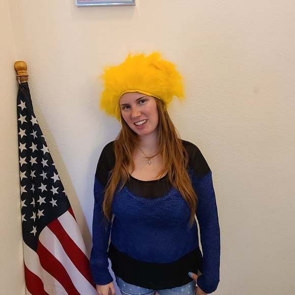 Sport Novelties Wig - Picture 9 of 12